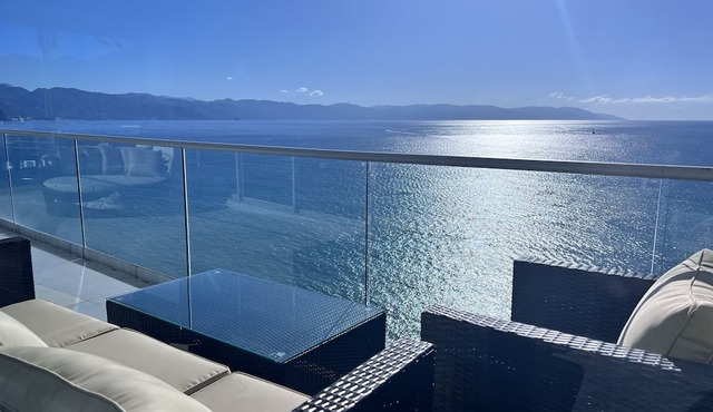 Spectacular 2900 sqft 4Br/4Ba beachfront condo at Luxurious Icon Vallarta!