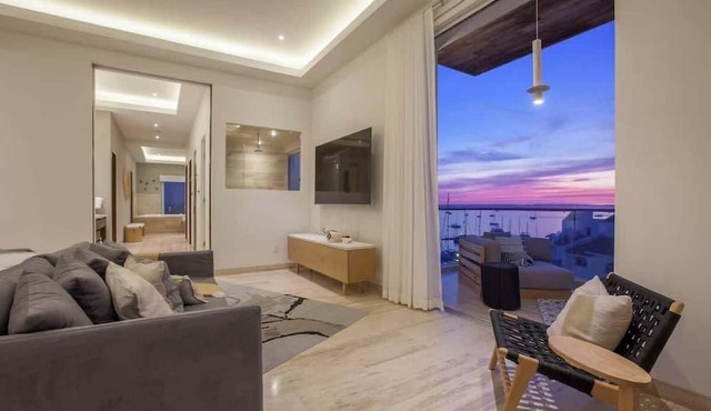 Luxury bayfront condo with panoramic views! in La Paz