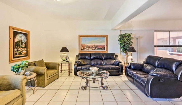 Chic Cabo San Lucas Getaway < 2 Miles to Beaches!