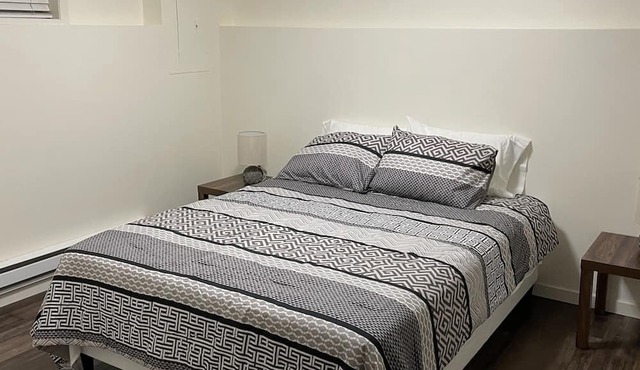 Cozy Suite in family neighborhood, near hiking trails and park in West Kelowna