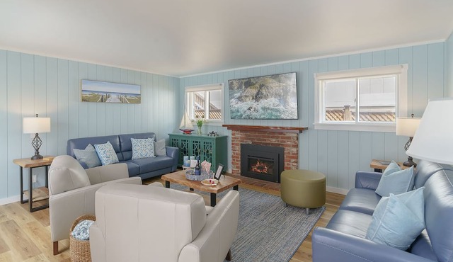 3853 Ocean Spray - One Block to the Beach in Monterey