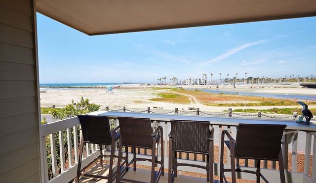 Your Dream Coastal Getaway: 2BR Cottage with Ocean Views! in Oceanside