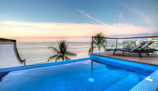 Best location right on Los Muertos beach, Sky Suite D