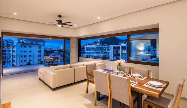 Ocean View Penthouse in Romantic Zone