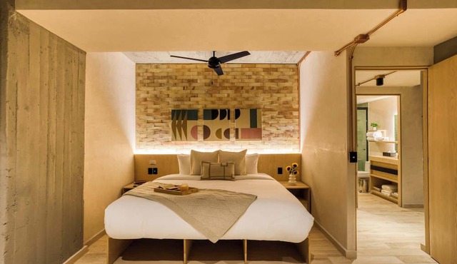 Caliza Roma | Premium Residence w/Balconies