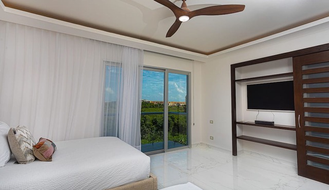 Stunning Ocean View Penthouse 2 bedroom & office at Mareazul Casa Diva in Playa del Carmen