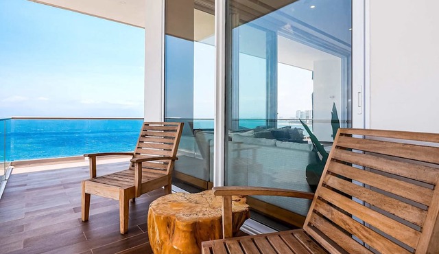 Panoramic Oceanview Luxury 4BR Penthouse