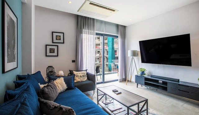 Sail View 105 | 8th Floor Gem in Zona Romantica