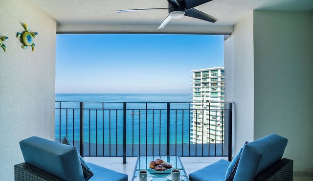 Oceanfront 22nd floor with 5 pools, Hotel Zone