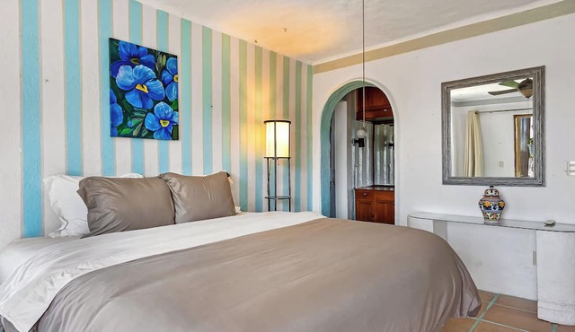 Spacious 2-bedroom apartment with AC, WiFi in Marina Vallarta.