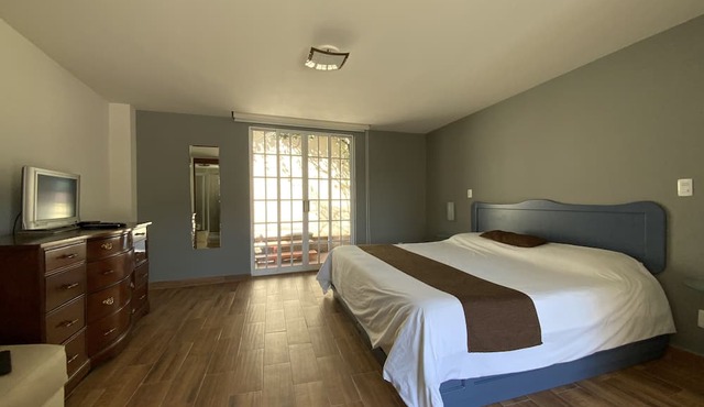 G K Suites Duraznos