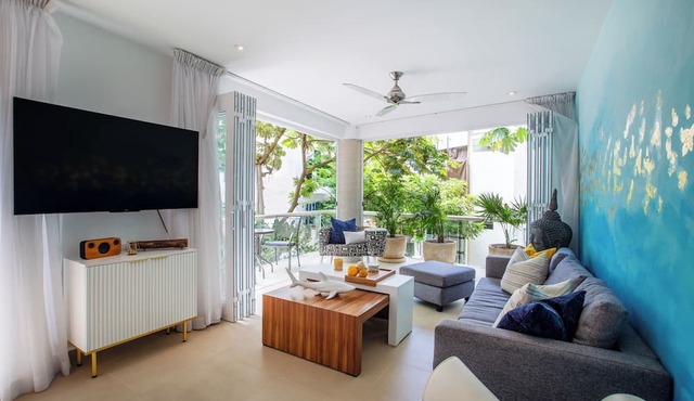 Peaceful Oasis in Romantic Zone w/Pool & Parking