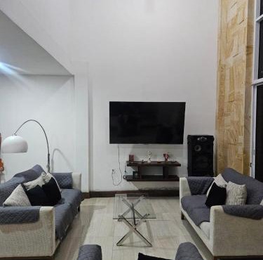 Casa Palmera Spacious with a pool and perfect for a groups
