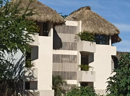 Loft with private pool 5 min walk to the beach