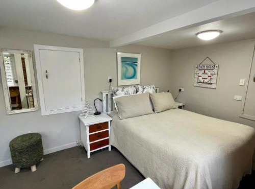 Whitby Studio - 100m to Mairangi Bay Beach in Auckland