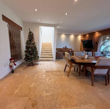 Residencia en la montaña con vista al lago a 5 min del centro