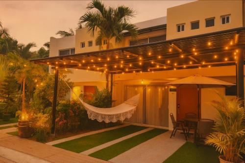 Family Home close to the Beach, Vidanta, Aqua Adventures with Pool & Parking in Nuevo Vallarta