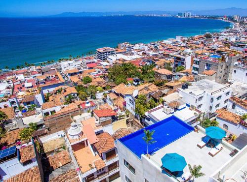 Condominium in the heart of PV 301