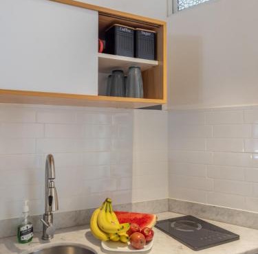 Quiet Stylish Studio, Smart TV, Six Flags 1k