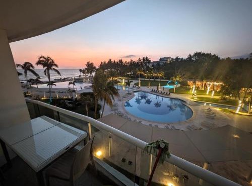 Villamagna - Beachfront Retreat with Oceanviews