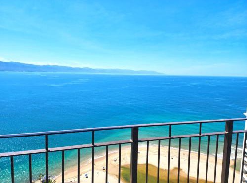 Amazing views, beachfront Grand Venetian