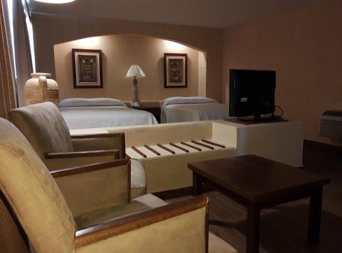 Hotel Las Palmas Midway Inn