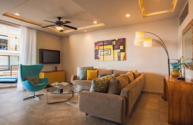 S503 - 2 bed suite with partial ocean view